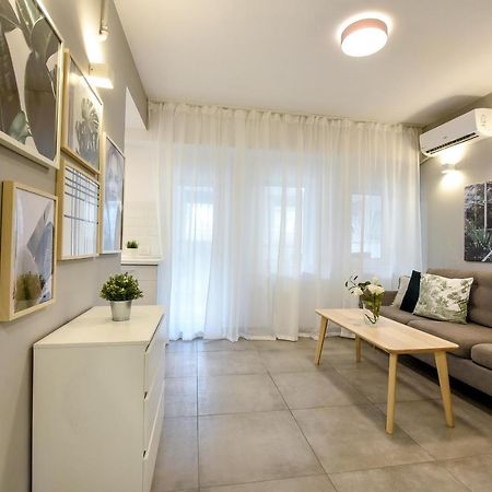 Spacious 1Br In The City Center - Amazing For Extended Stays Bucharest Exterior photo