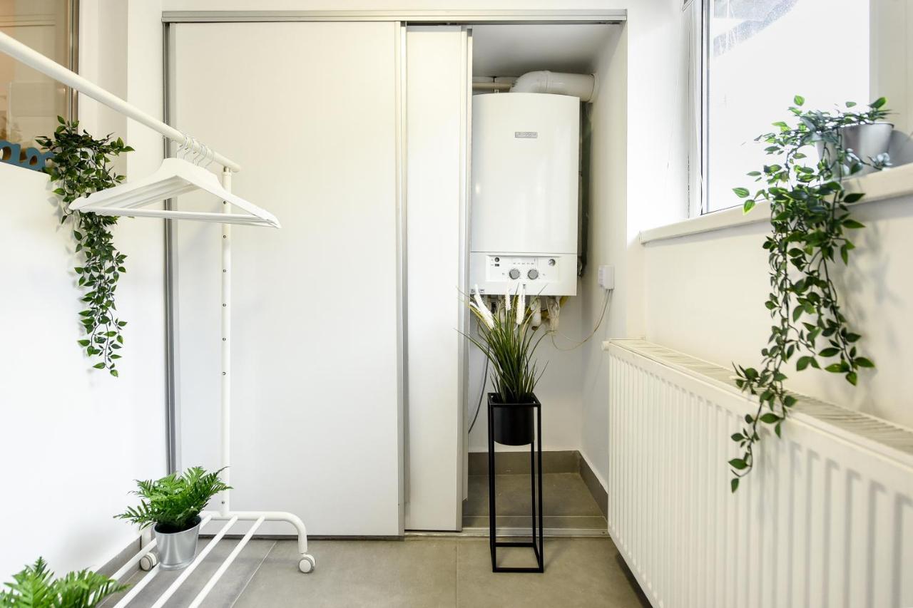 Spacious 1Br In The City Center - Amazing For Extended Stays Bucharest Exterior photo