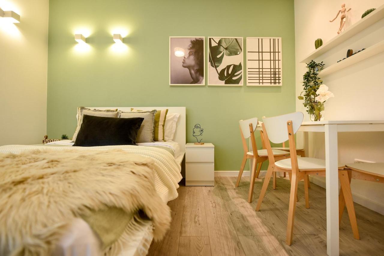 Spacious 1Br In The City Center - Amazing For Extended Stays Bucharest Exterior photo