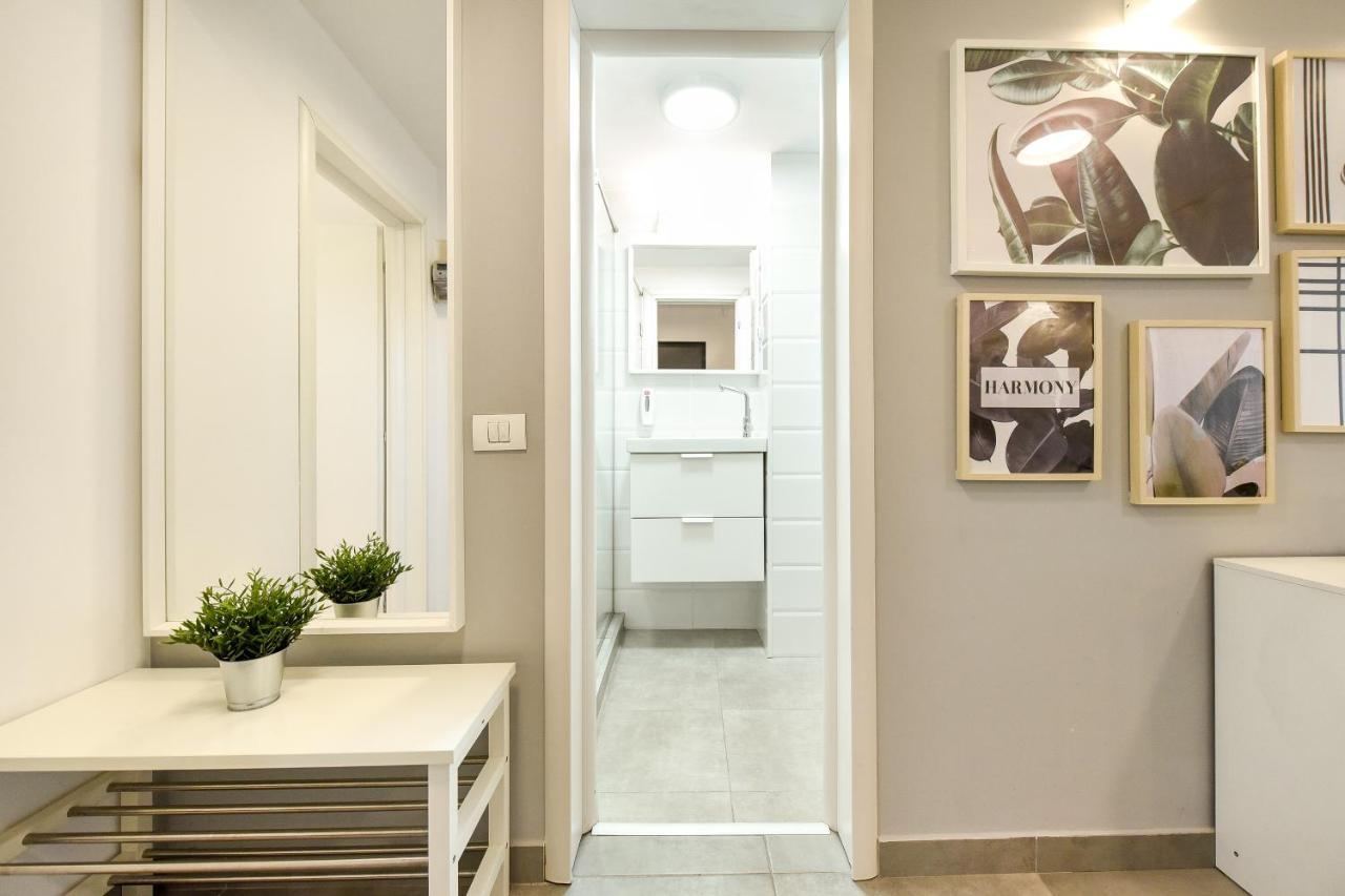 Spacious 1Br In The City Center - Amazing For Extended Stays Bucharest Exterior photo